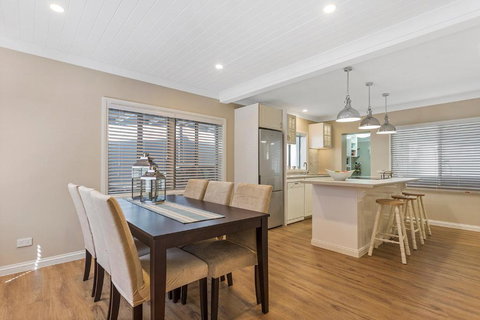 Hamptons At The Bay - Holiday Sunshine Coast 3