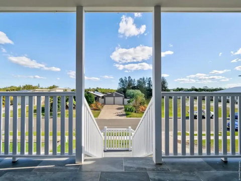 Hamptons House - Holiday Sunshine Coast 2