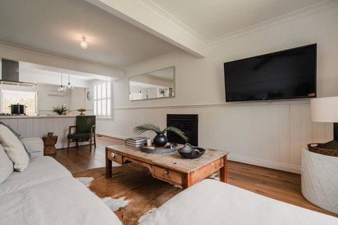 Hamptons On Selby- Barwon Heads. Family And Couples Beach Escape - Holiday Sunshine Coast 3