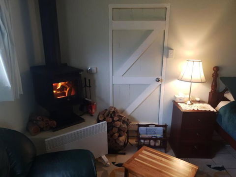 Handsome Hills Dairy Retreat - Sunshine Coast Tourism 3