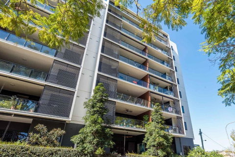 Hanlon Park Escape 250m To Stones Corner Village - Sunshine Coast Tourism 3