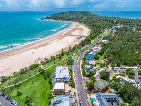 Happy Gilmore - Holiday Sunshine Coast 1