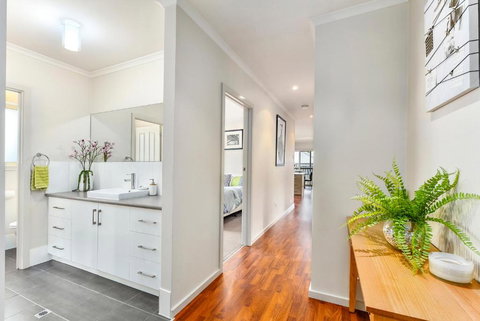 Hart Street Apartments - Holiday Sunshine Coast 3