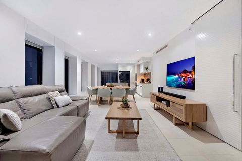 GUARANTEED OCEAN VIEW - Level 16 And Up - Soul Surfers Paradise - Self Contained &Privately Managed - Holiday Sunshine Coast 2