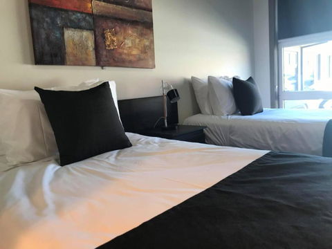 Guiding Star Motel & Hotel - Sunshine Coast Tourism 3
