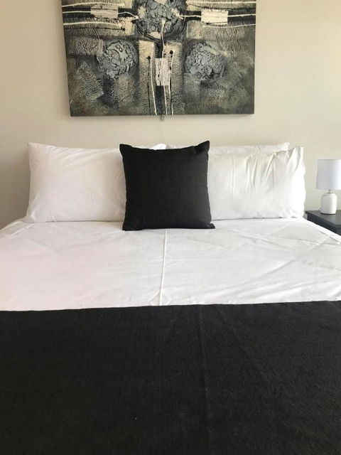 Guiding Star Motel & Hotel - Sunshine Coast Tourism 2