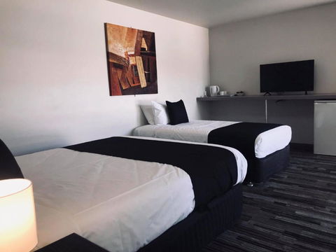 Guiding Star Motel & Hotel - Sunshine Coast Tourism 4