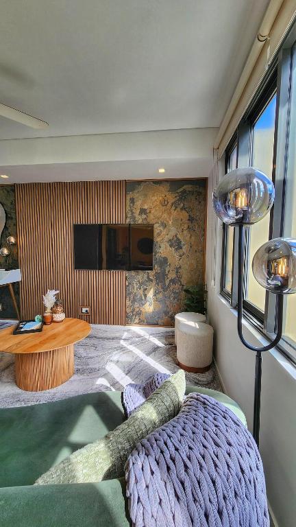 Harbour-view Waterfront Apartment - Holiday Sunshine Coast 0