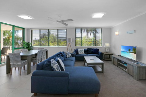 Headland Gardens Holiday Apartments - Holiday Sunshine Coast 3