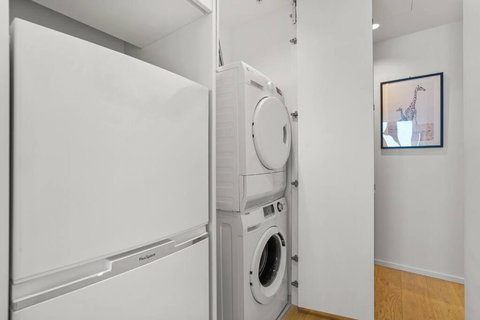 Heart Of The Ocean- Bay & City Views 2B2B - Holiday Sunshine Coast 1