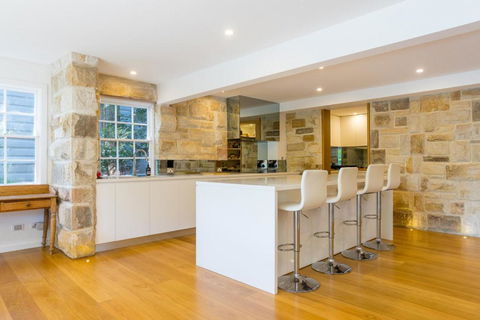 Hidden Beauty - Waterfront - Sunshine Coast Tourism 3