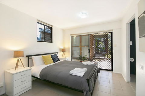 HideAway - Tweed Coast Holidays - Sunshine Coast Tourism 0
