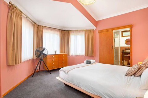 Hills Serenity W Private Creek - Holiday Sunshine Coast 3