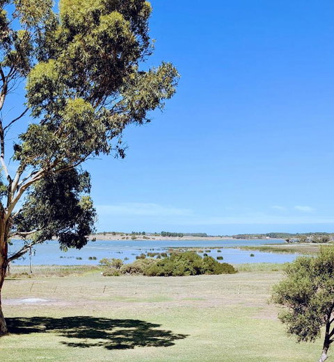 Hilltop Riverview Retreat - Sunshine Coast Tourism 0