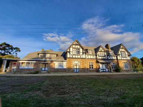 Historic Apartment - Holiday Sunshine Coast 2
