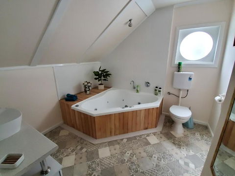 Historic Apartment - Holiday Sunshine Coast 1
