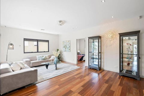 Home & Theatre, Golf, Highpoint - Sunshine Coast Tourism 1
