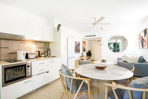 Hotel Drift 4204 Beachfront Accomodation - Sunshine Coast Tourism 3