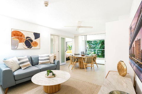 Hotel Drift 4204 Beachfront Accomodation - Sunshine Coast Tourism 1