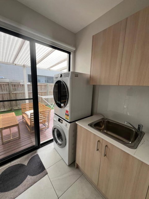 Home Away From Home & Resort Facility - Sunshine Coast Tourism 1