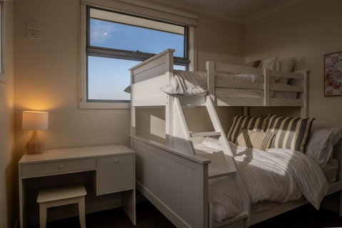 Home In Christies Beach - Sunshine Coast Tourism 1