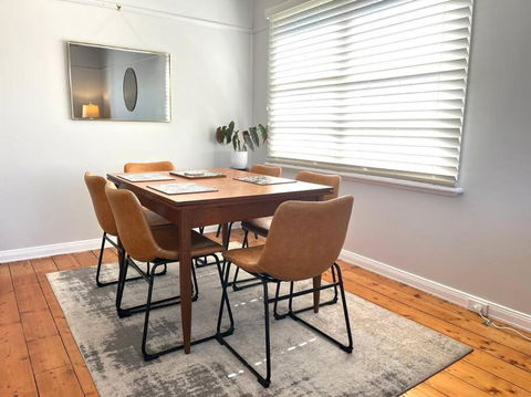 House With Forest Views - Holiday Sunshine Coast 1