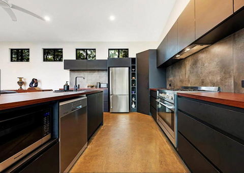 Hunchy Escape - Sunshine Coast Tourism 1