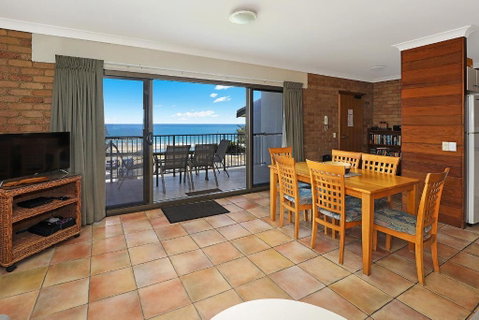 Illawong Apartments - Sunshine Coast Tourism 3