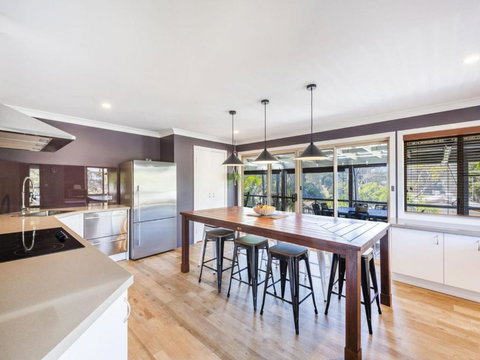 Ilukaholic - Holiday Sunshine Coast 1