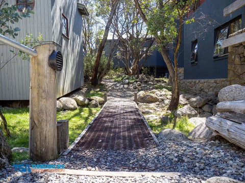 Indi Chalet - Holiday Sunshine Coast 3