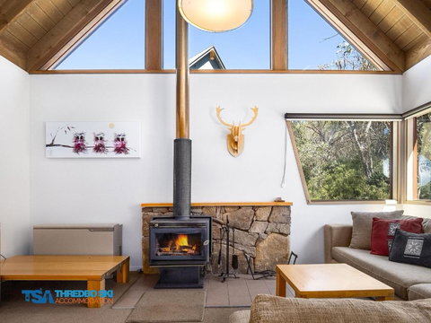 Indi Chalet - Holiday Sunshine Coast 1