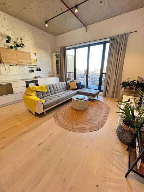 Industrial Yet Modern, 1bd 1bth Apt - Woden - Holiday Sunshine Coast 2