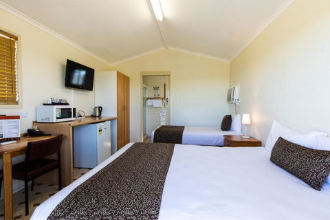 Hotel Settlers - Sunshine Coast Tourism 2