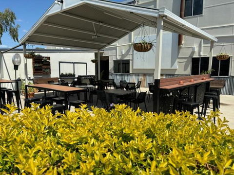 Hotel Thangool - Sunshine Coast Tourism 3