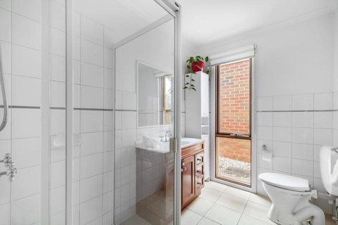 Island Escape - Holiday Sunshine Coast 1