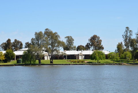 Adelphi Views On Luton - Woodlands - Sunshine Coast Tourism 2