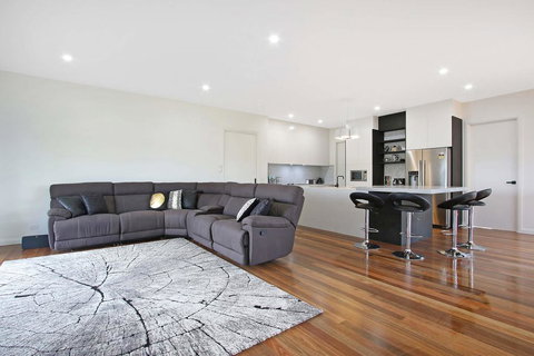 Adori Maloo - Bundalong - Sunshine Coast Tourism 2