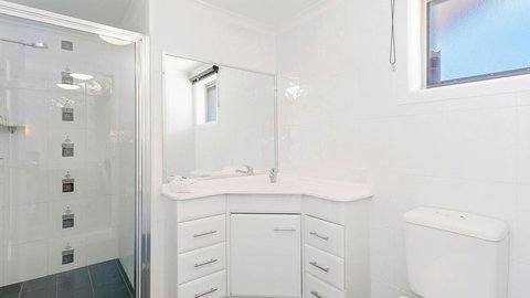 Adrift Apartments - Sunshine Coast Tourism 2