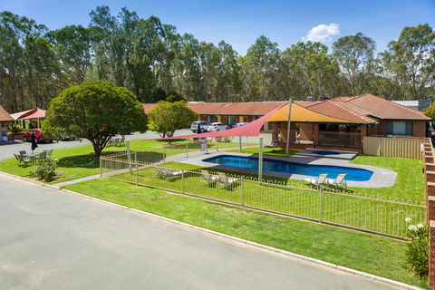 Advance Motel - Sunshine Coast Tourism 3