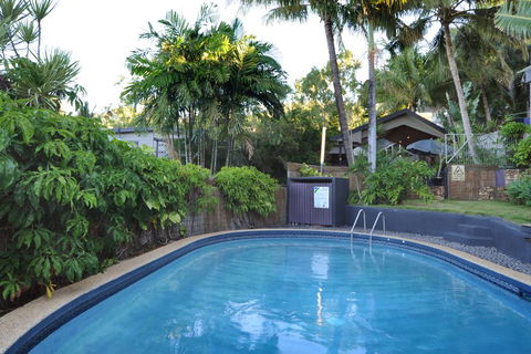 Airlie Beach Motor Lodge - Holiday Sunshine Coast 0