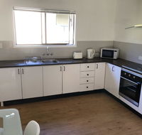 Airlie Getaway Unit 1 - Sunshine Coast Tourism