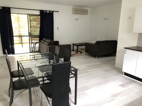 Airlie Getaway Unit 2 - Sunshine Coast Tourism 3