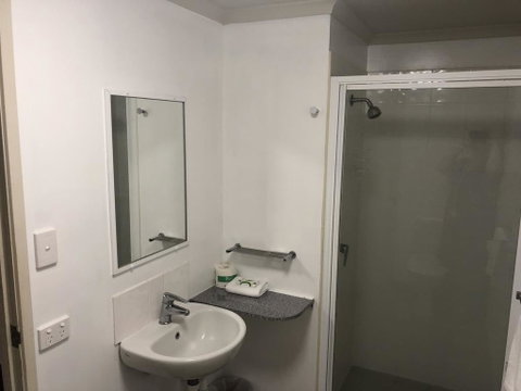 Airlie Waterfront Accommodation - Sunshine Coast Tourism 3