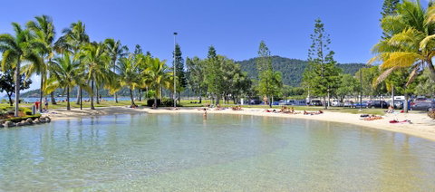 Airlie Waterfront Accommodation - Sunshine Coast Tourism 1