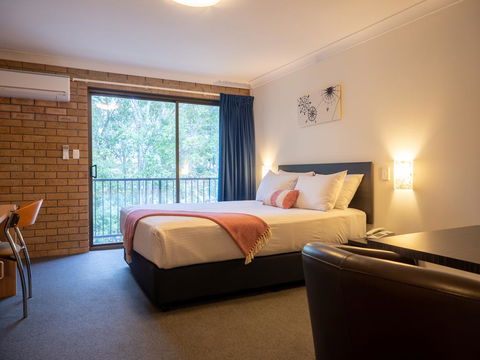 Airport Admiralty Motel - Holiday Sunshine Coast 3