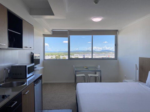 Airtrip Apartments On River Street, Mackay - Sunshine Coast Tourism 3