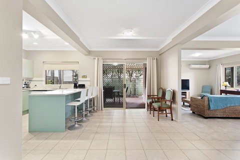 Ajax Avenue, 6 - Sunshine Coast Tourism 0