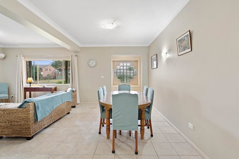 Ajax Avenue, 6 - Sunshine Coast Tourism 3