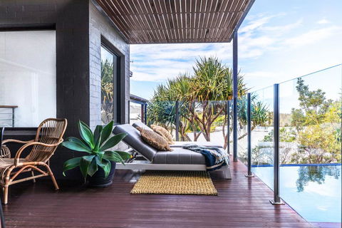Akoakoa - Sunrise Beach - Sunshine Coast Tourism 1