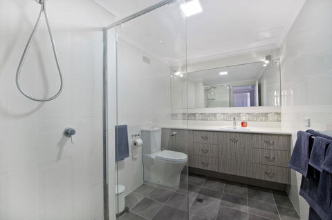 Akuna 20, 6 Joffre Street - Holiday Sunshine Coast 1